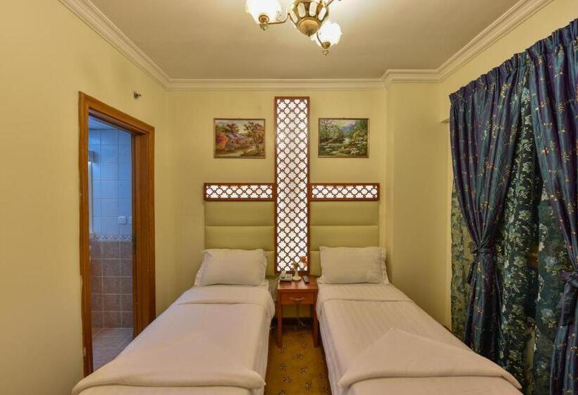 اتاق اکونومی, Al Mukhtara Golden