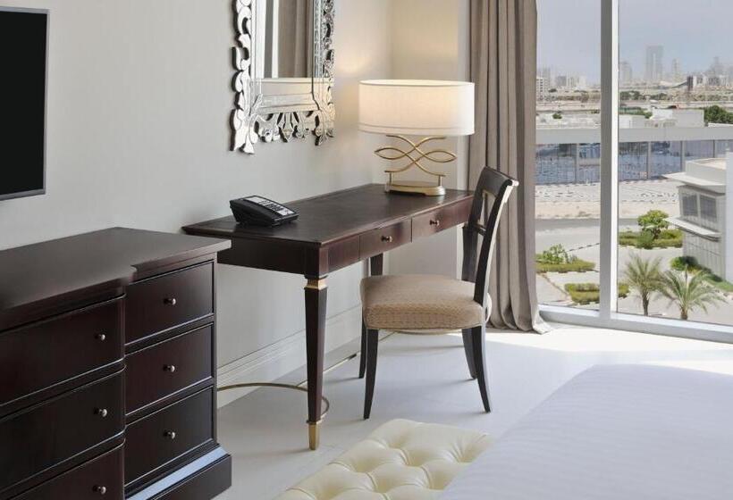 Executive Room King Size Bed