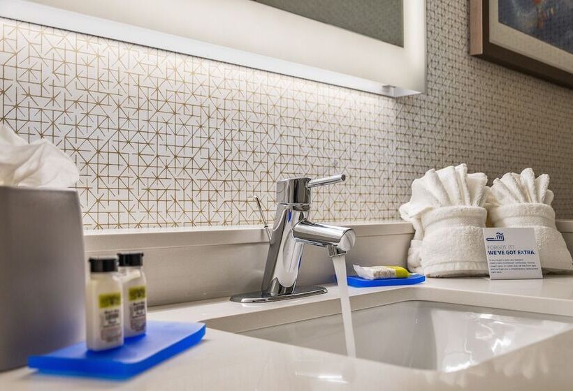 Номер Стандарт, Holiday Inn Express & Suites Orlando  Lake Buena Vista, An Ihg