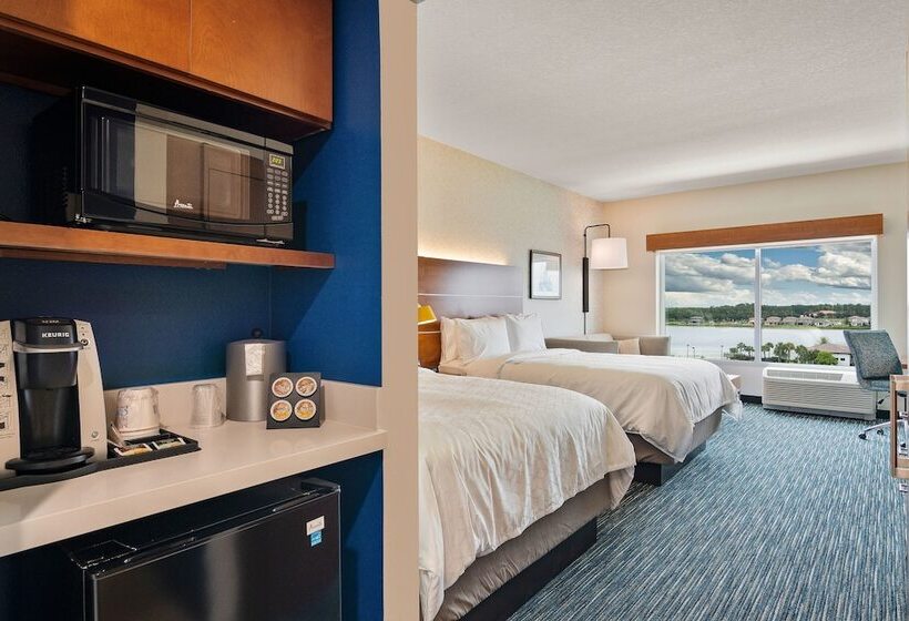 Люкс, Holiday Inn Express & Suites Orlando  Lake Buena Vista, An Ihg