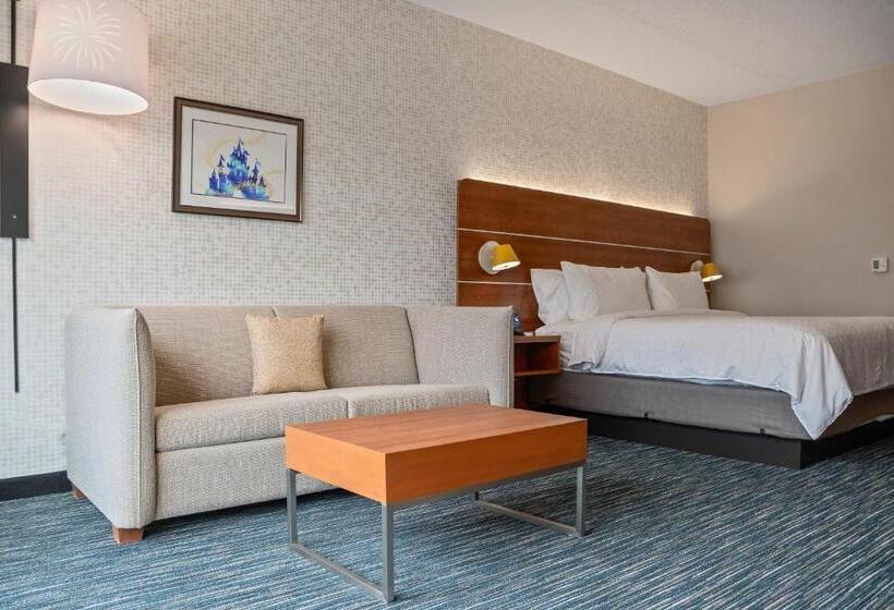Люкс Кровать Кинг, Holiday Inn Express & Suites Orlando  Lake Buena Vista, An Ihg