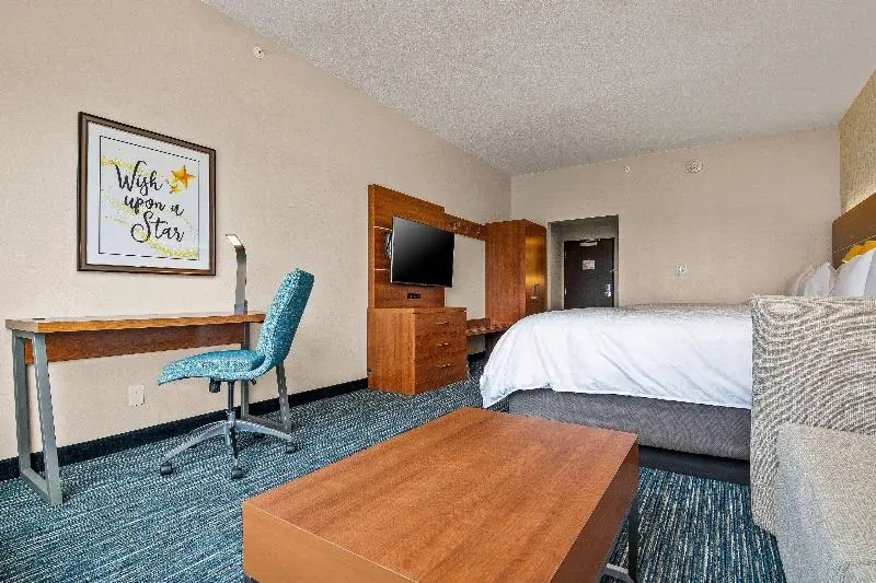 キングサイズベッドのスイートルーム, Holiday Inn Express & Suites Orlando  Lake Buena Vista, An Ihg