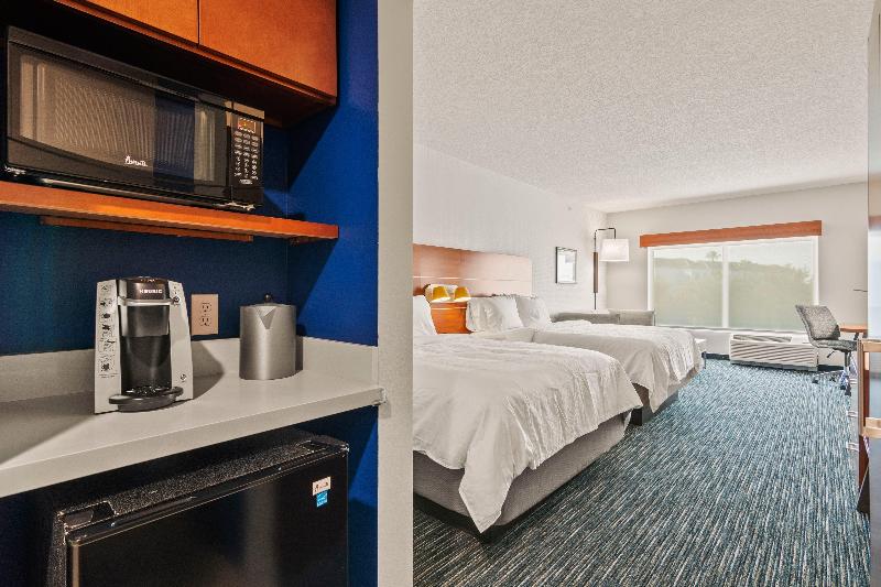جناح, Holiday Inn Express & Suites Orlando  Lake Buena Vista, An Ihg