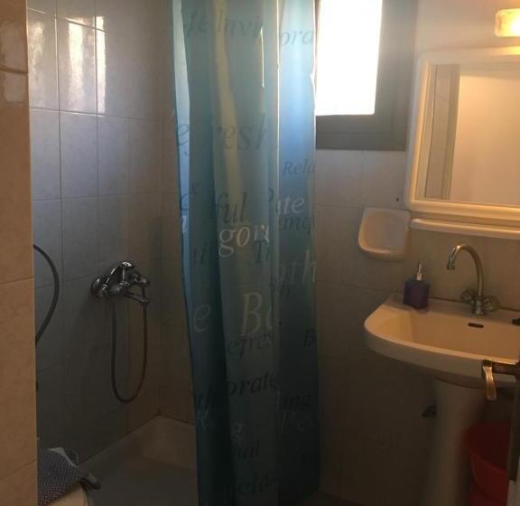 חדר סטנדרט לארבעה נוף לים, Litsa Efi