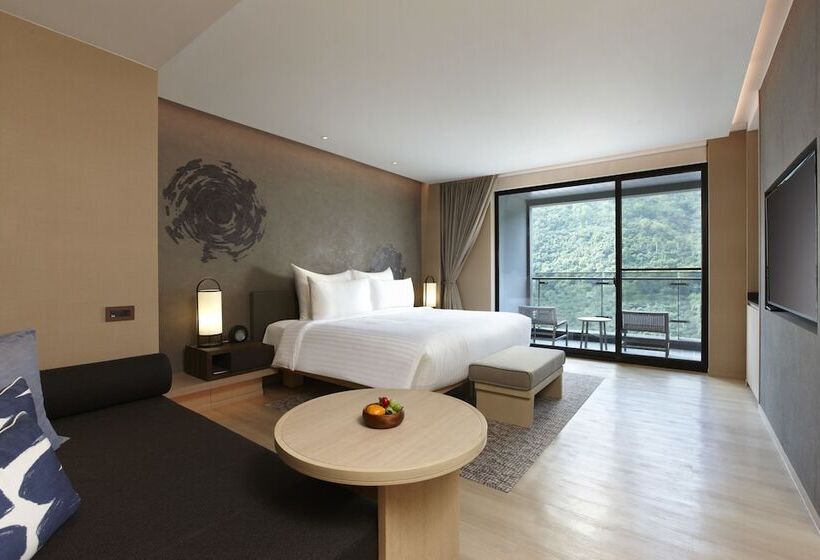 اتاق لوکس سه تخته, Mu Jiao Xi