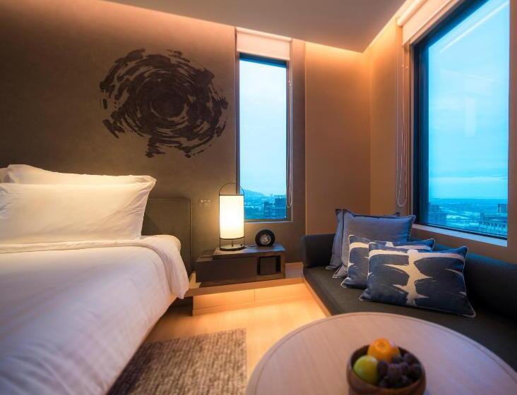 اتاق لوکس سه تخته, Mu Jiao Xi