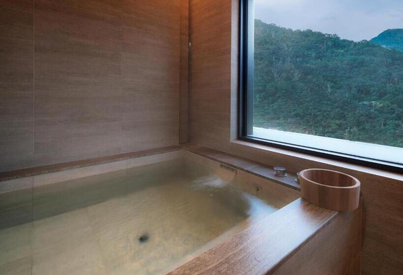 اتاق لوکس سه تخته, Mu Jiao Xi