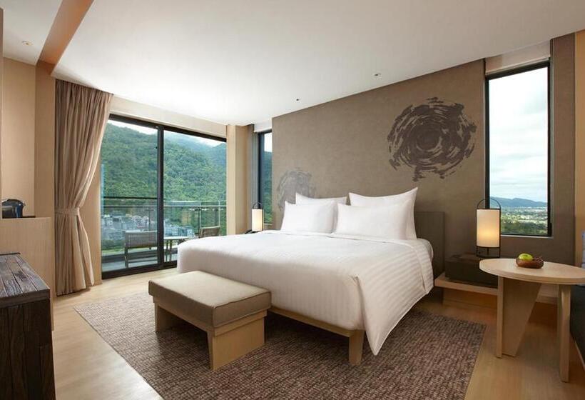 اتاق لوکس سه تخته, Mu Jiao Xi