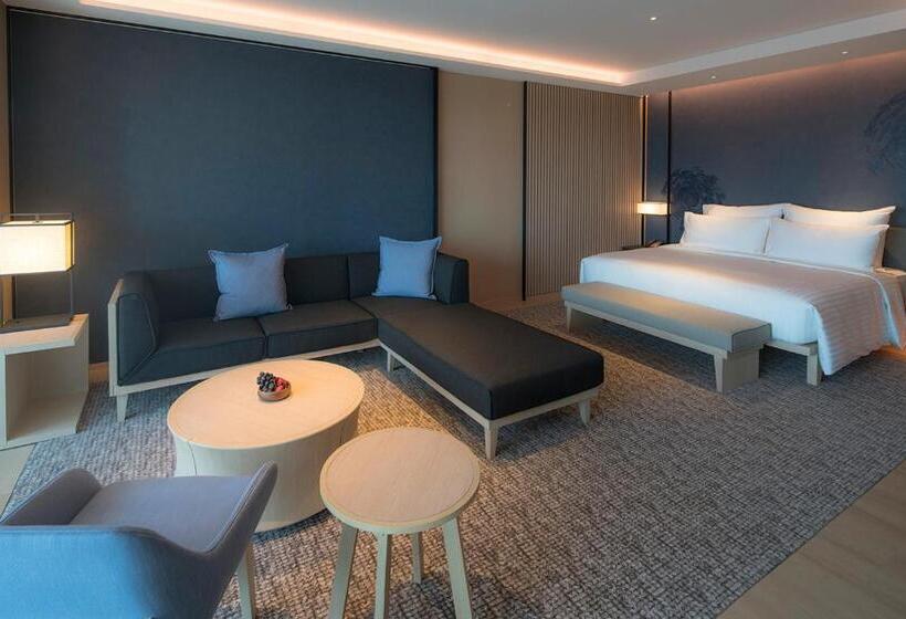 اتاق لوکس با بالکن, Mu Jiao Xi