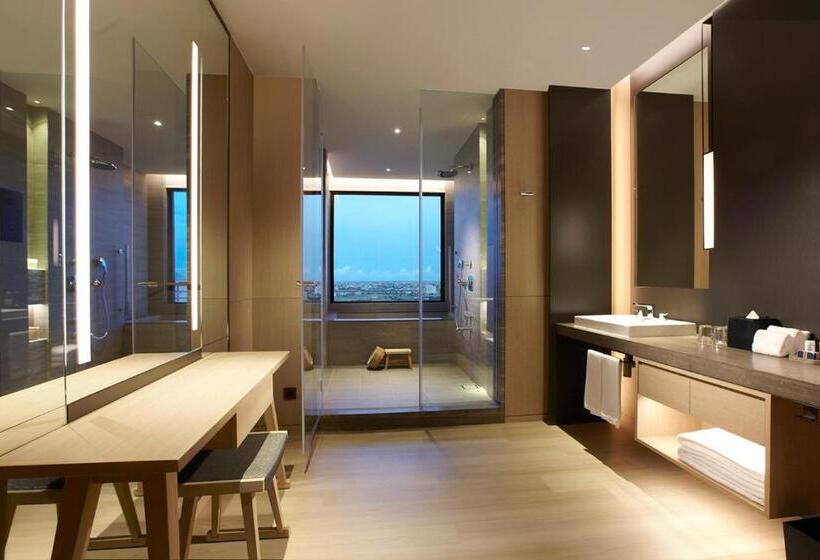 اتاق لوکس با بالکن, Mu Jiao Xi