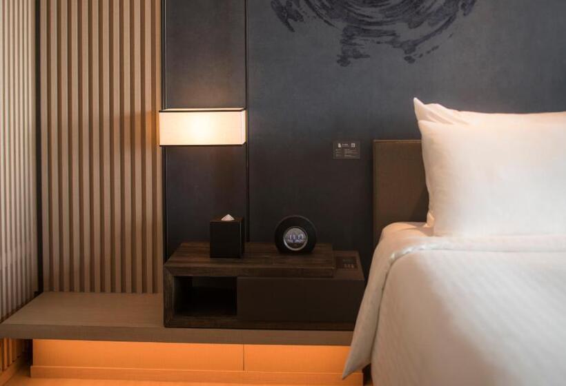 اتاق لوکس با بالکن, Mu Jiao Xi