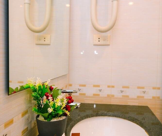 חדר משפחתי, Royal Hotel Ha Noi