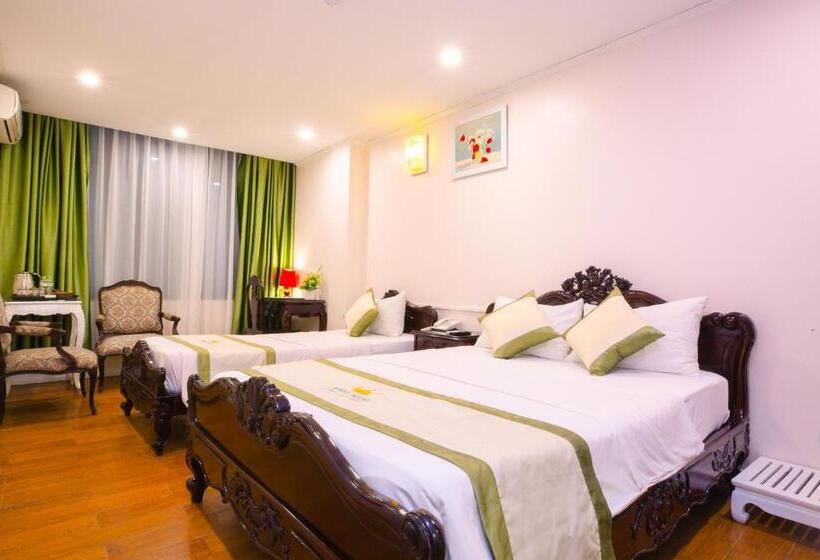 חדר משפחתי, Royal Hotel Ha Noi
