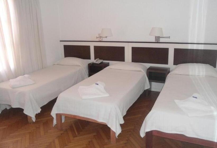 חדר סטנדרט לשלושה, San Diego