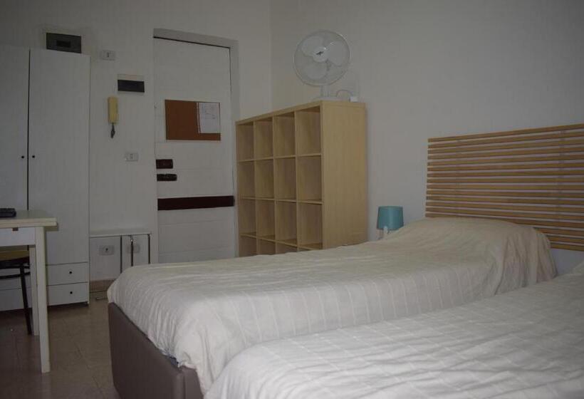 חדר סטנדרט, Sandy