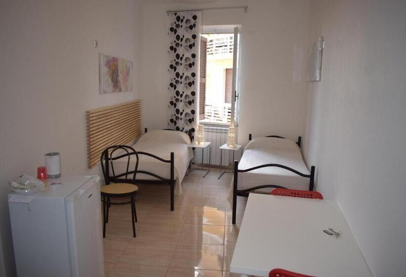 חדר סטנדרט, Sandy