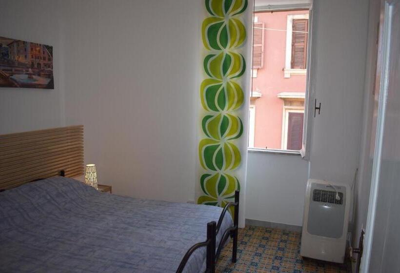 חדר סטנדרט, Sandy