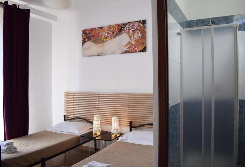 חדר סטנדרט, Sandy