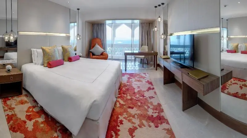 キングサイズベッド、シティビューデラックスルーム, The Taj Mahal Tower Mumbai