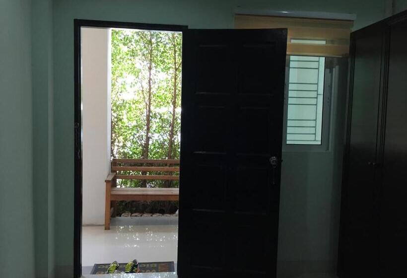 Номер Стандарт, Rayonghouse Resort