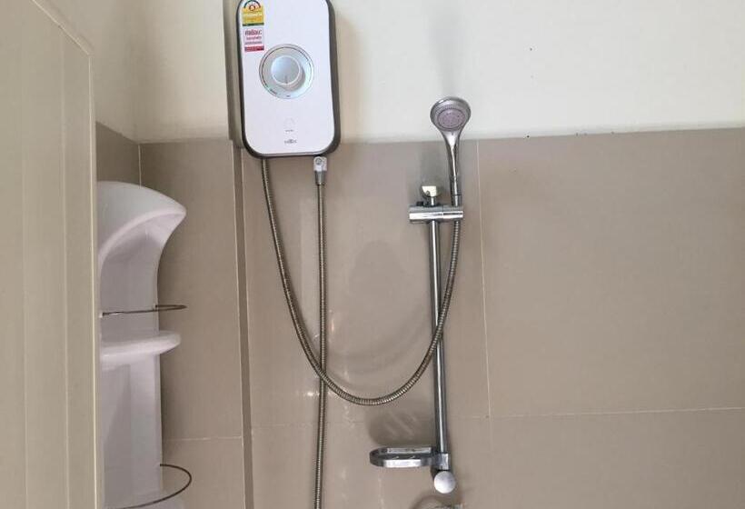 Номер Стандарт Трехместный, Rayonghouse Resort