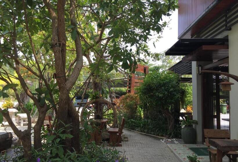 Номер Стандарт Трехместный, Rayonghouse Resort