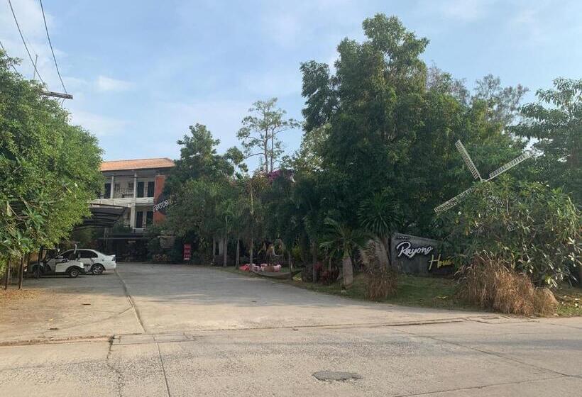 Номер Стандарт Трехместный, Rayonghouse Resort
