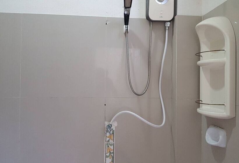 Номер Стандарт Трехместный, Rayonghouse Resort