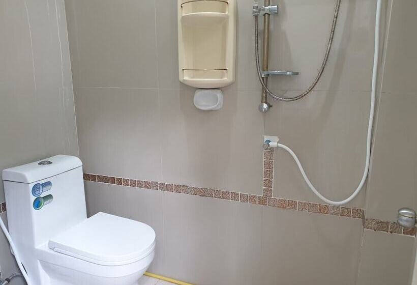 Номер Стандарт Трехместный, Rayonghouse Resort