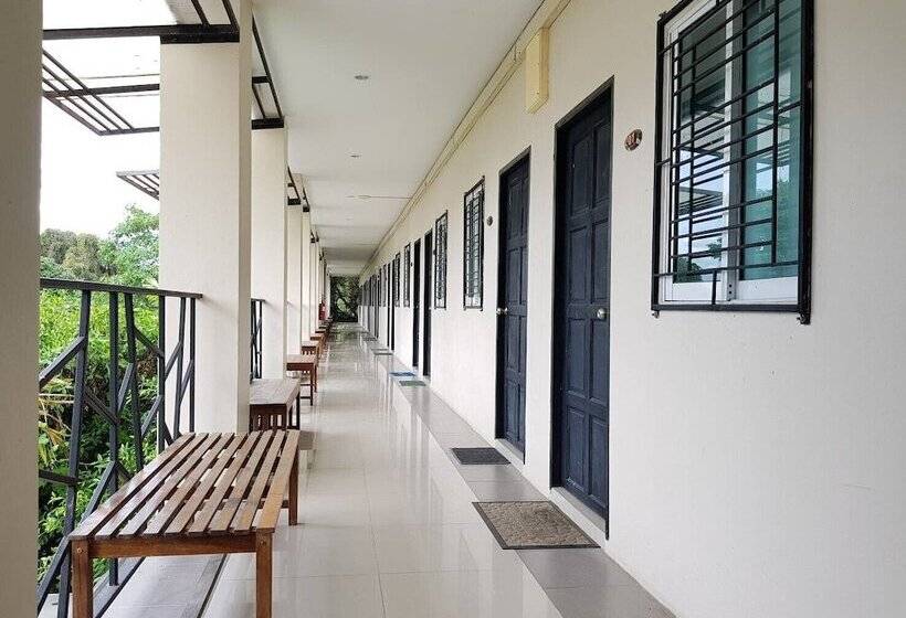 Номер Стандарт Трехместный, Rayonghouse Resort