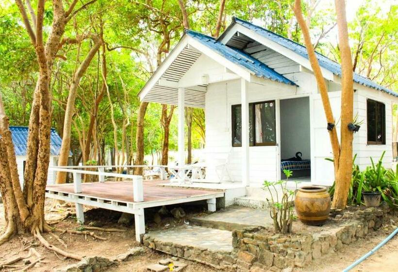 غرفة قياسية مطلّة علي البحر, Sangthain Hills