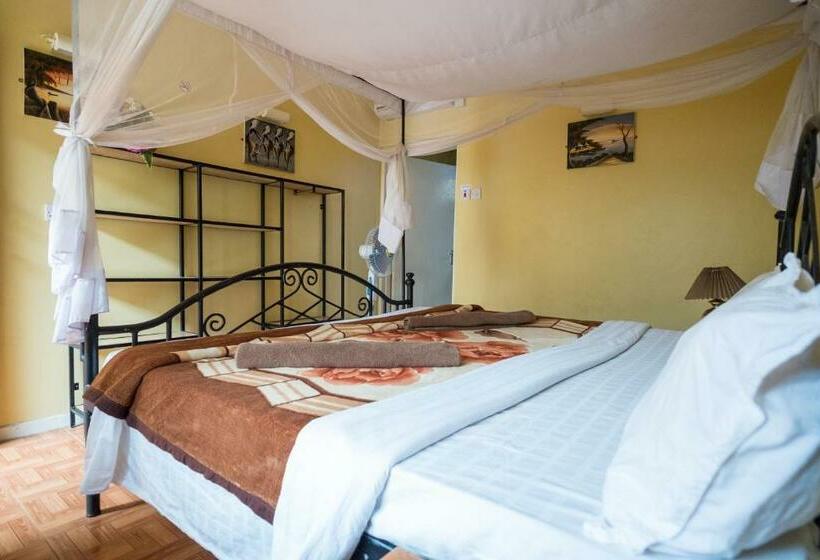اتاق سوپریور, Springlands Hotel Moshi