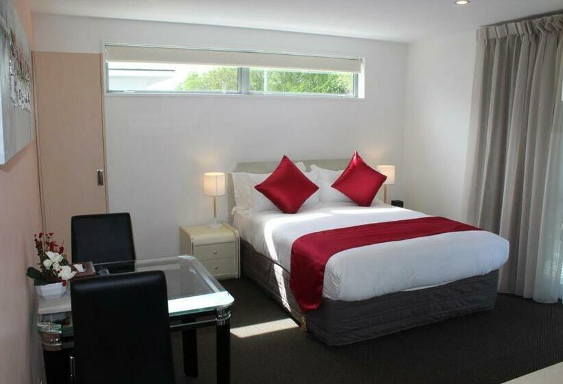 חדר סטודיו סטנדרד, Bealey Plaza Motel