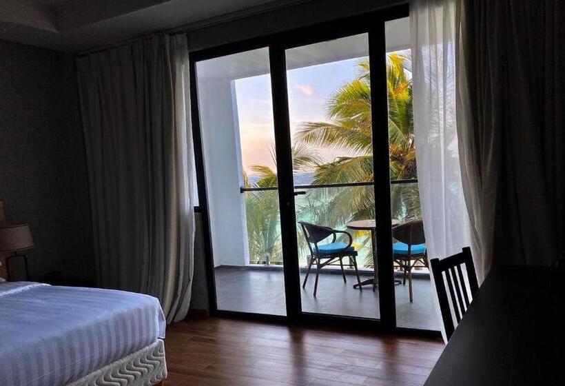 اتاق سوپریور با چشم‌انداز دریا, Plumeria Maldives