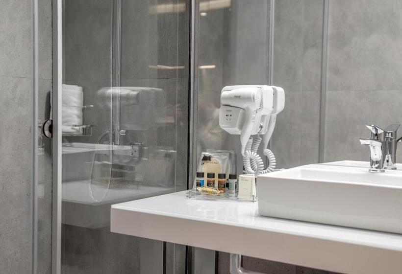 자쿠지 스위트, Athens Platinum Rooms And Suites