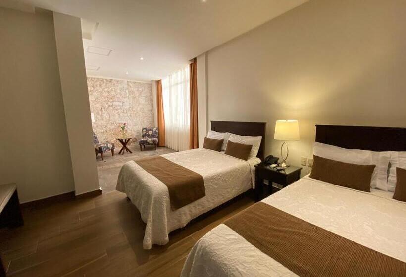 سوییت جونیور, Casa Faroles Centro Histórico