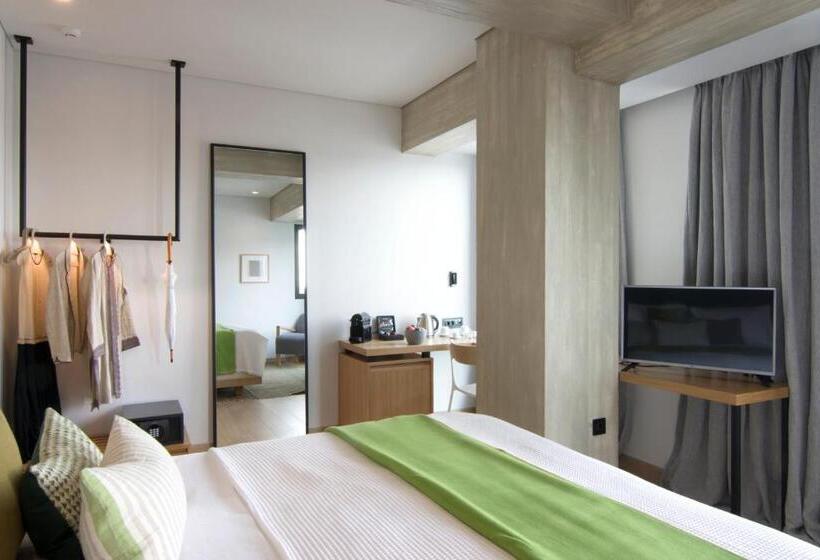 جناح, Cocomat Athens Jumelle