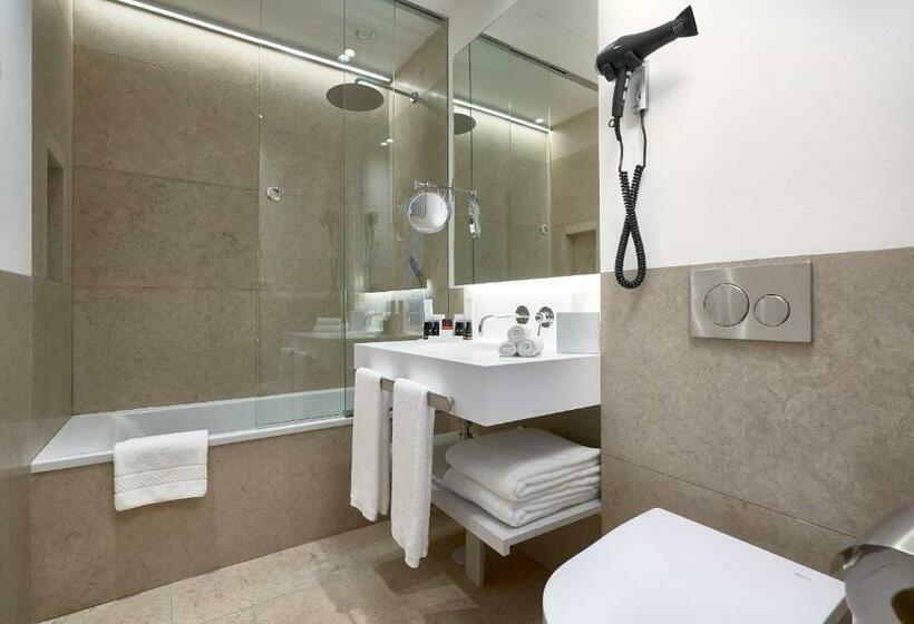 اتاق لوکس, Kivir