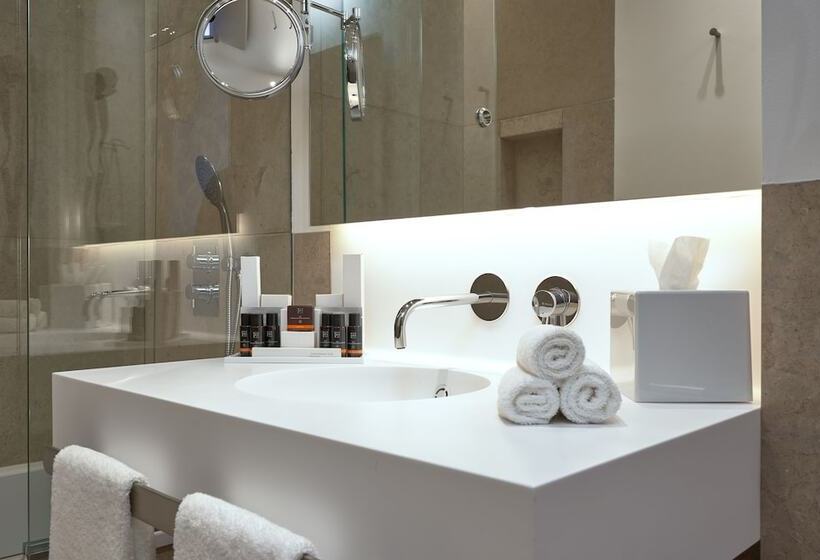 اتاق لوکس, Kivir