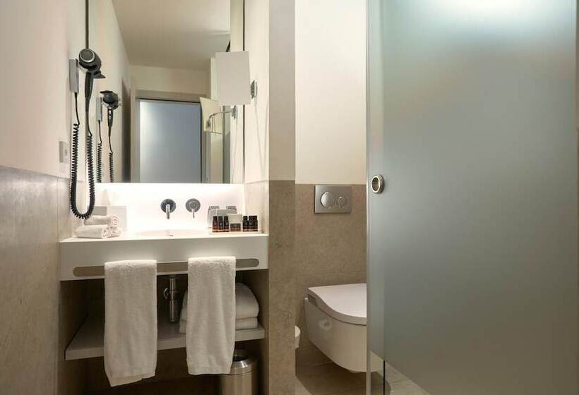 اتاق پرمیوم, Kivir