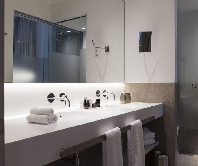 اتاق پرمیوم, Kivir