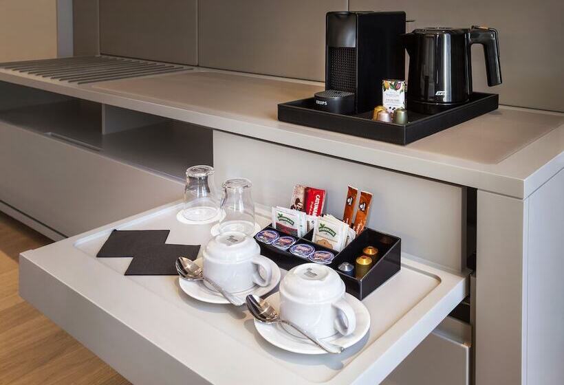 اتاق پرمیوم, Kivir