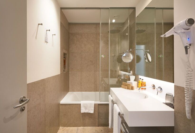 اتاق لوکس, Kivir