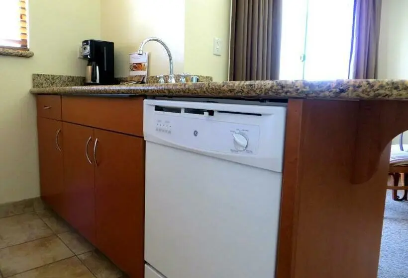 2 Bedroom Suite