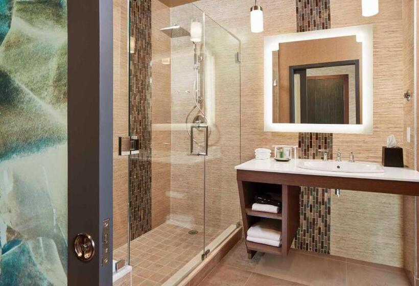 غرفة قياسية سرير ملكى, The Westin Desaru Coast Resort