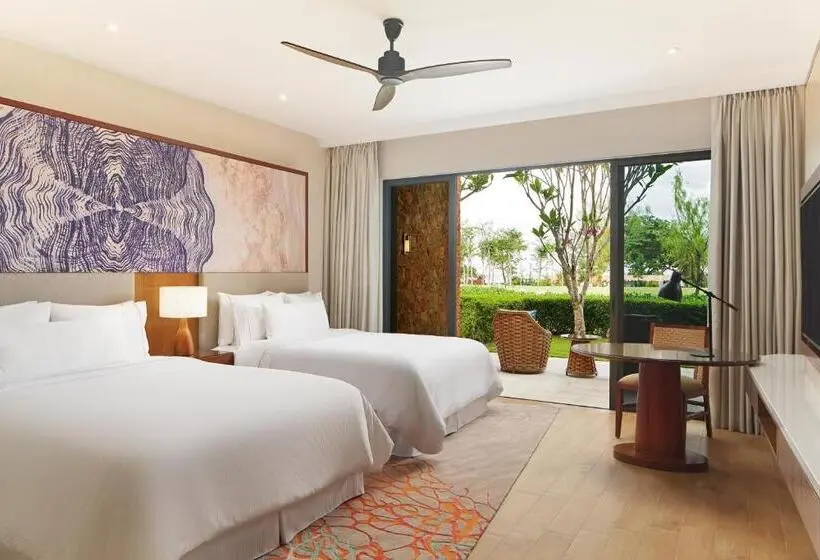 クイーンサイズベッドのスタンダードルーム, The Westin Desaru Coast Resort