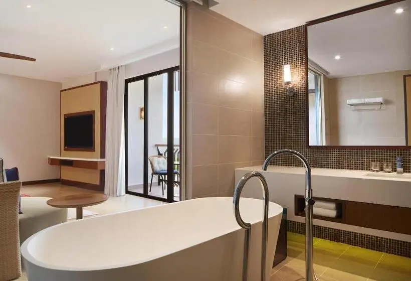 キングサイズベッドのスイートルーム, The Westin Desaru Coast Resort