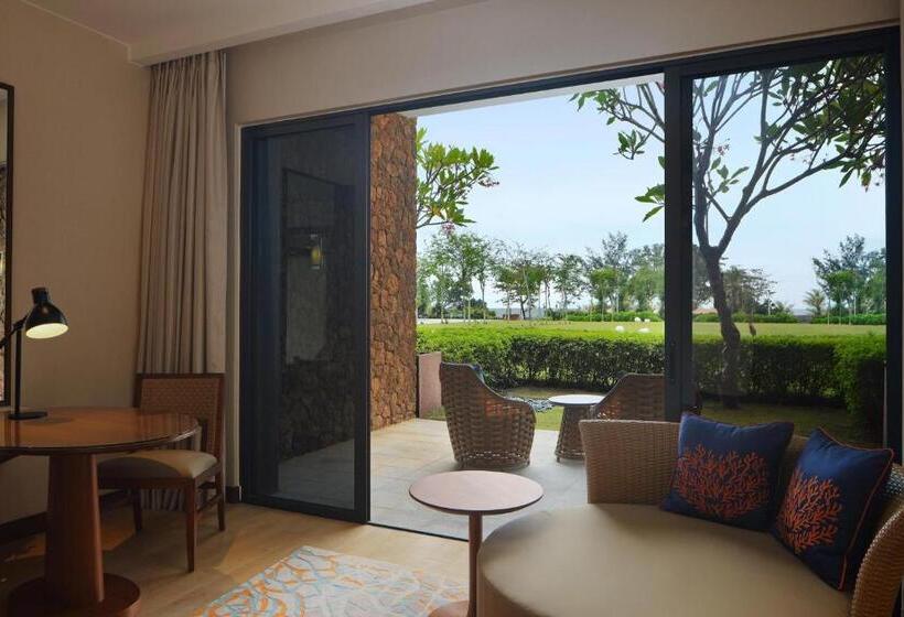 Стандартный Номер Кровать Кинг, The Westin Desaru Coast Resort