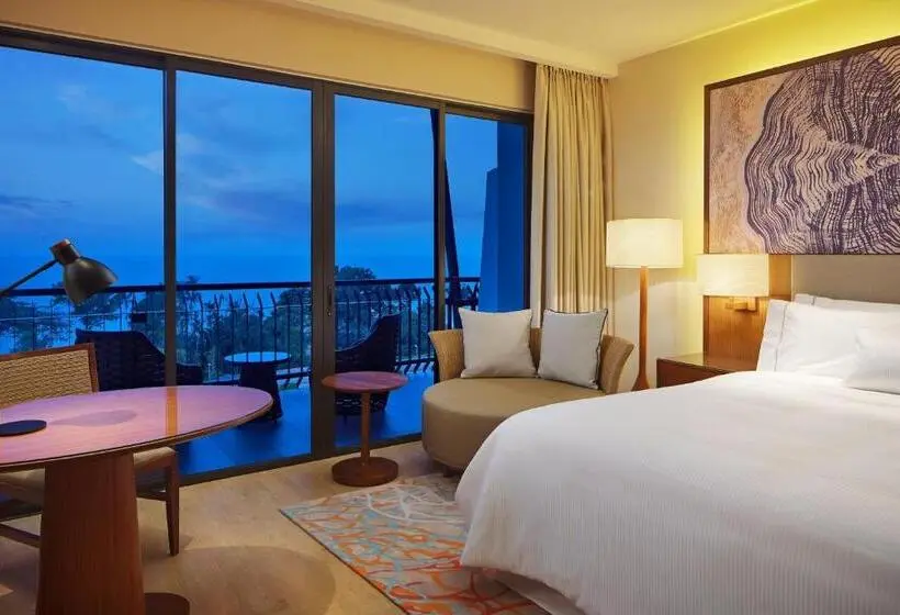 キングサイズベッドのスタンダードルーム, The Westin Desaru Coast Resort
