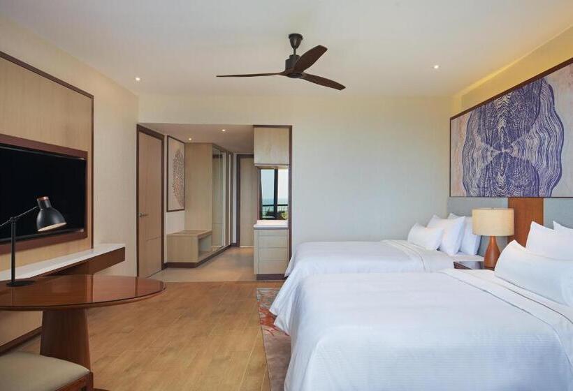 غرفة قياسية سرير ملكى, The Westin Desaru Coast Resort